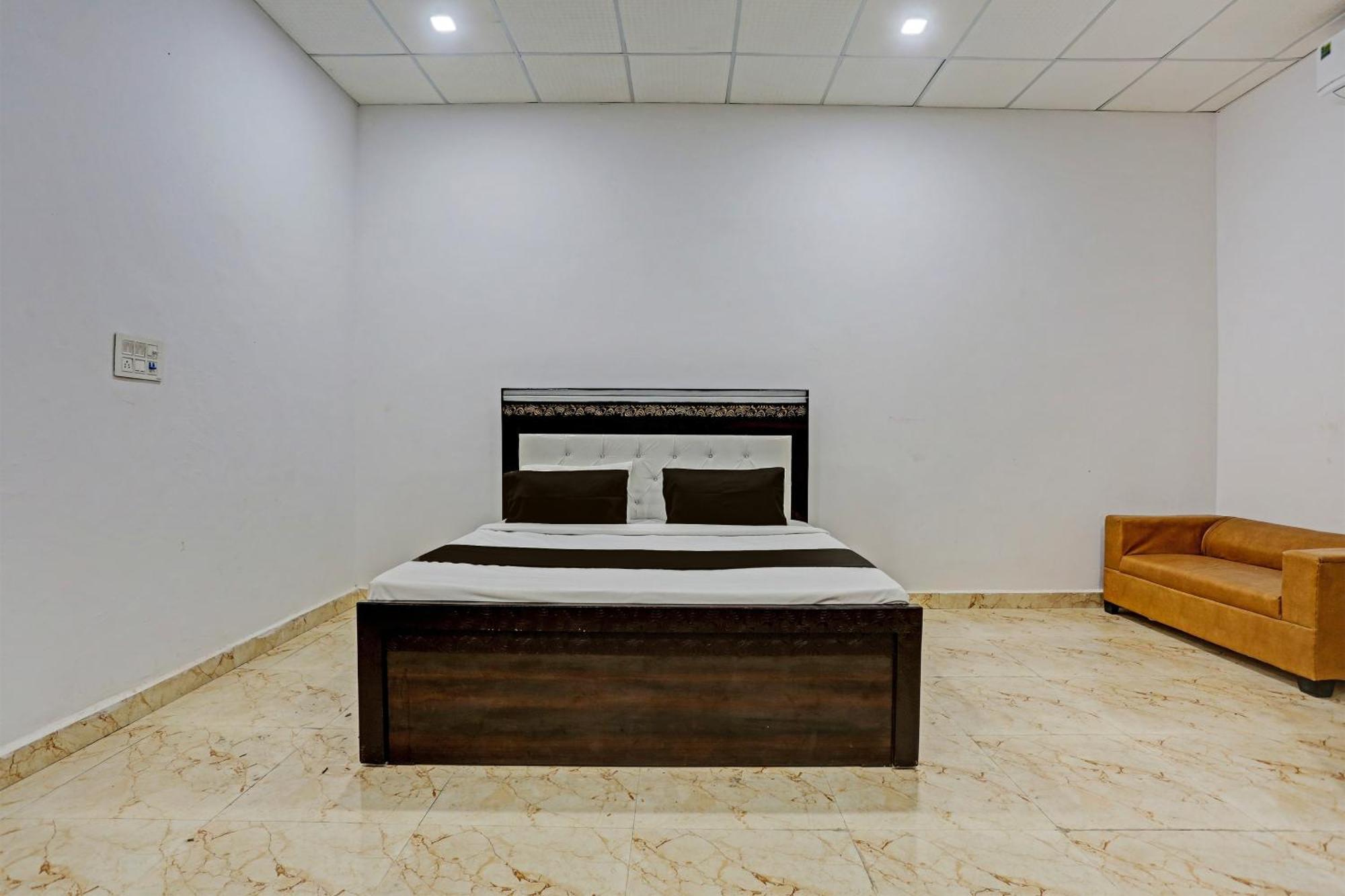 Hotel O Murliwala Wedding Palace And Resort Samalkha Buitenkant foto